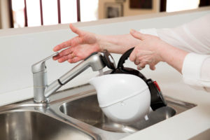 Filling the Uccello Kettle at the sink